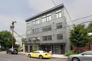 Margot01 in Portland, OR - Building Photo