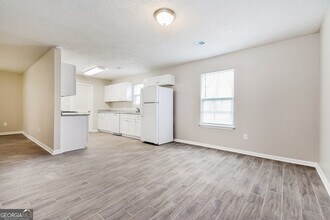 354 McArthur Dr in Marietta, GA - Building Photo - Building Photo