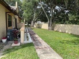 64 Pine Track in Ocala, FL - Building Photo