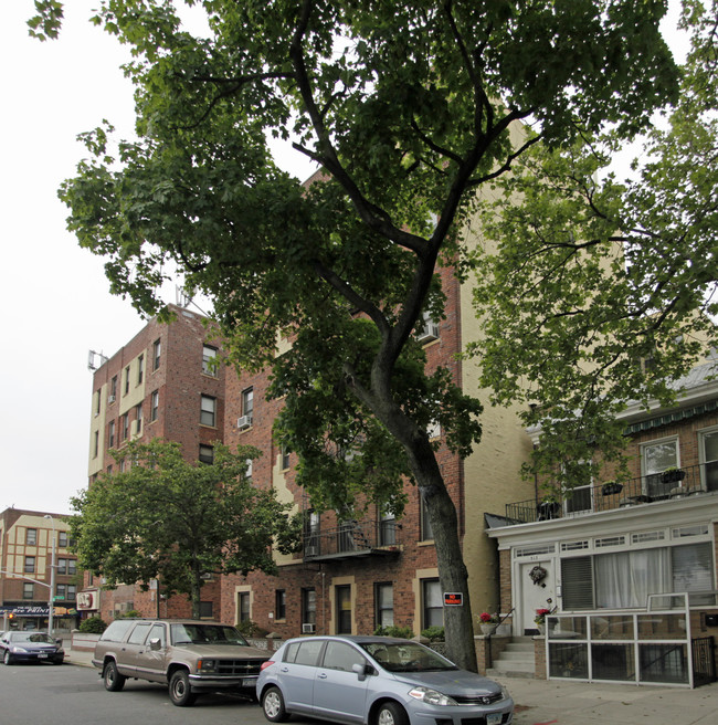 301 81st St in Brooklyn, NY - Foto de edificio - Building Photo