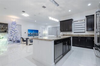 9735 W 34th Ct in Hialeah, FL - Building Photo - Building Photo