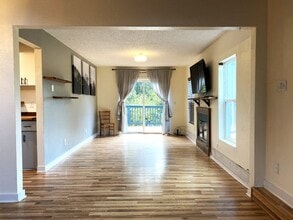 210 NW Roosevelt St in Stevenson, WA - Building Photo - Building Photo