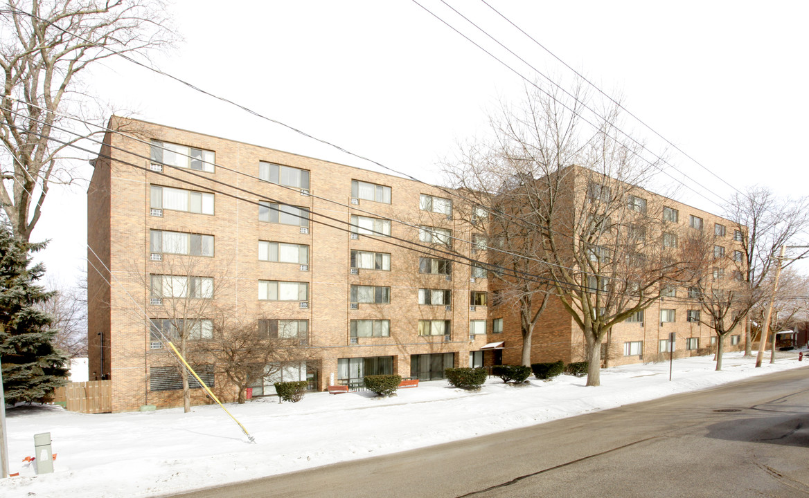 The Albert Goedke House in Arlington Heights, IL - Building Photo