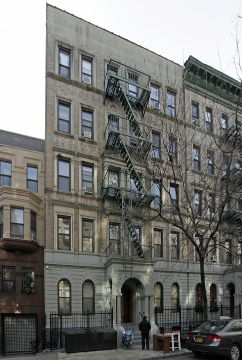 136-138 W 111th St in New York, NY - Foto de edificio