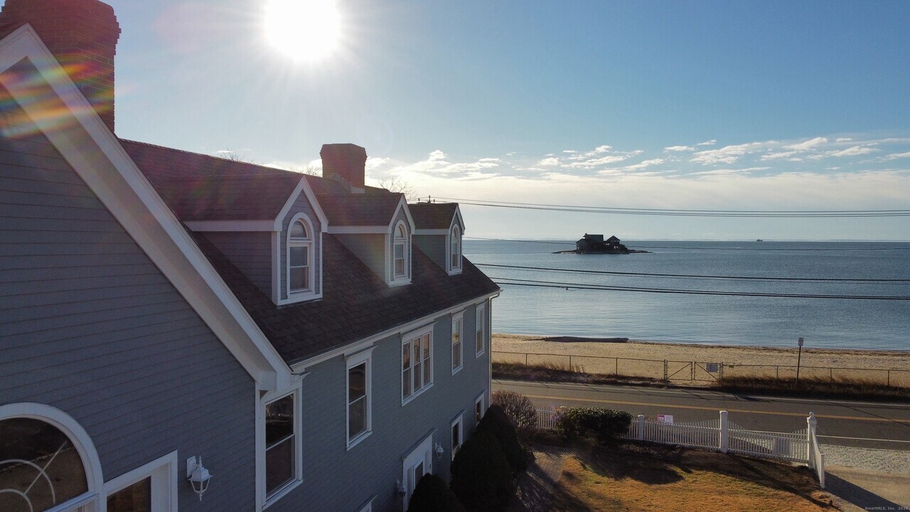 82 Limewood Ave in Branford, CT - Building Photo