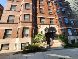 1830 E Kane Pl, Unit 4 in Milwaukee, WI - Building Photo