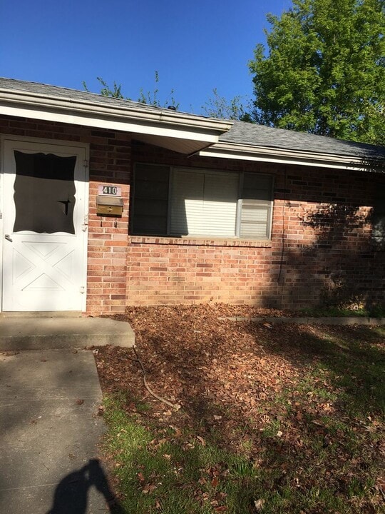 410-412 S Blair St in Springdale, AR - Building Photo