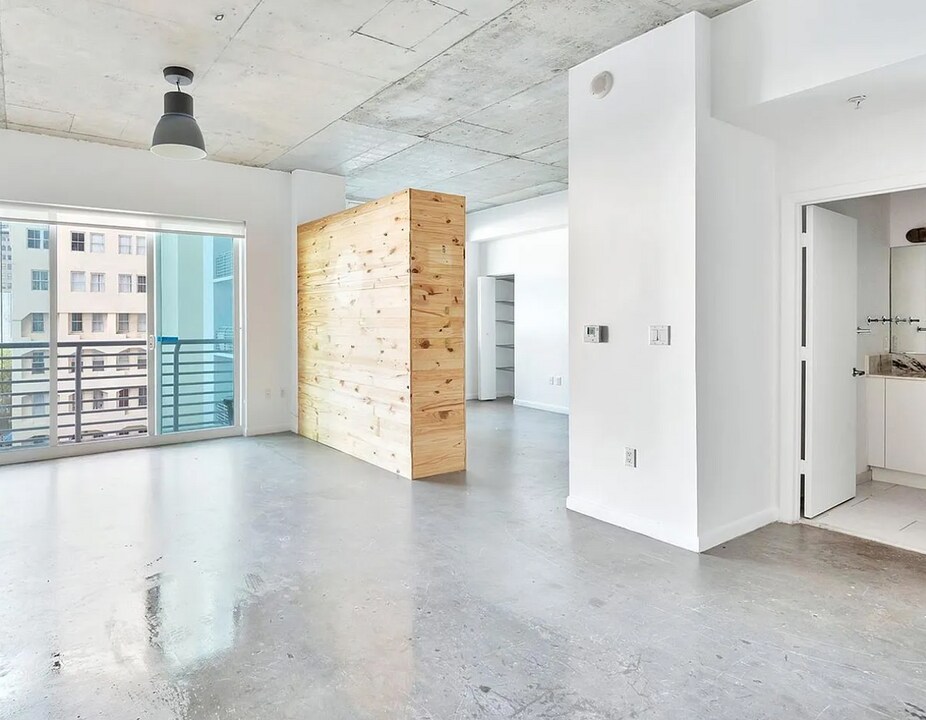 133 NE 2nd Ave, Unit 508 in Miami, FL - Foto de edificio