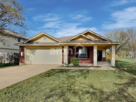 602 Jessica Pl in Bastrop, TX - Building Photo