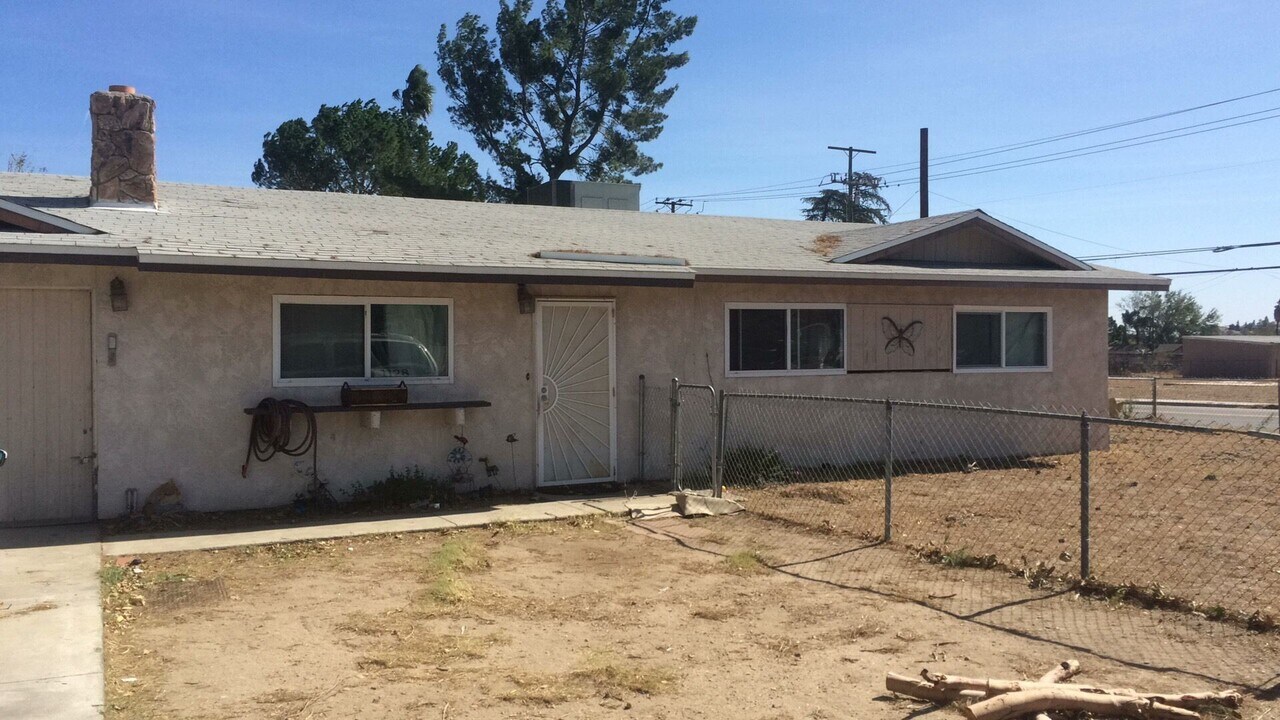 1128 W 48th St in San Bernardino, CA - Building Photo