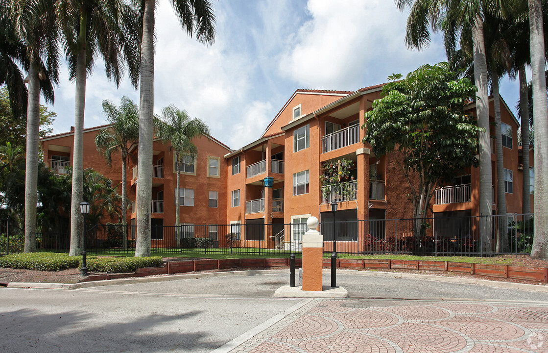 1850 Palm Trl, Unit VERANO AT DELRAY in Delray Beach, FL - Foto de edificio