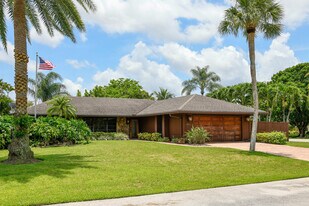 4160 Cedar Ave in Palm Beach Gardens, FL - Building Photo