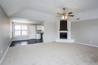 3306 Seaboard Dr in Arlington, TX - Foto de edificio - Building Photo