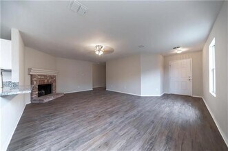 2505 Pecan Dr in Little Elm, TX - Foto de edificio - Building Photo