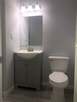 614 73rd St in Newport News, VA - Building Photo