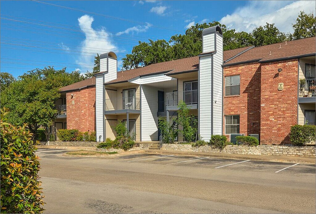 Centennial Place Apartments Austin, TX Apartments