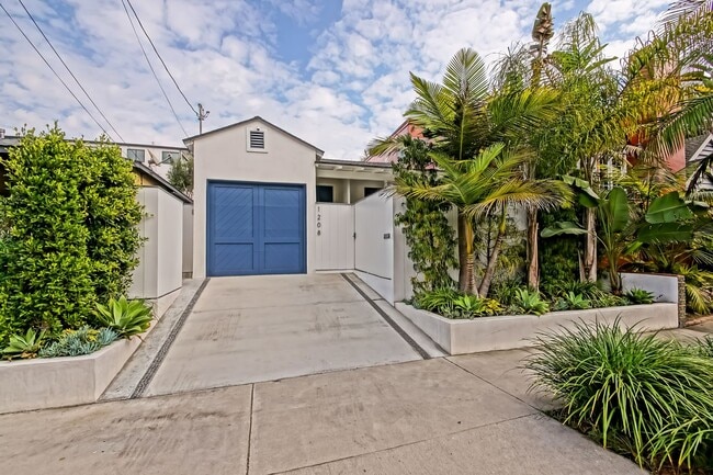 property at 1208 N Ardmore Ave