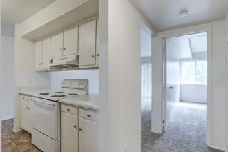 Somerset Apartments in Flushing, MI - Building Photo - Building Photo