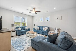 13160 Ocean Hwy in Pawleys Island, SC - Building Photo