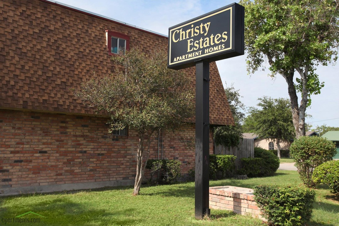 Christy Estates Apartment Homes in Corpus Christi, TX - Building Photo