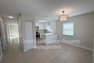 1617 13th St W in Palmetto, FL - Building Photo