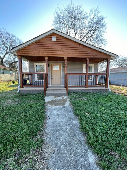 1908 Robbins St in Chattanooga, TN - Building Photo