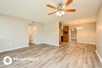 6035 Slade Rd in North Port, FL - Building Photo - Building Photo