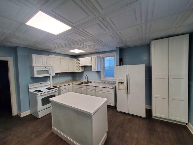 548 Railroad St in Turtle Creek, PA - Building Photo - Building Photo