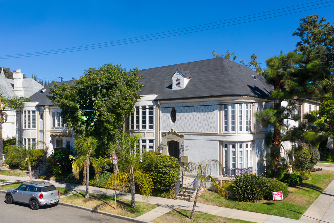 1908 N Alexandria Ave in Los Angeles, CA - Building Photo