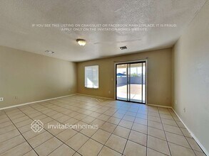 2527 E Wier Ave, Unit 07-104 in Phoenix, AZ - Building Photo - Building Photo