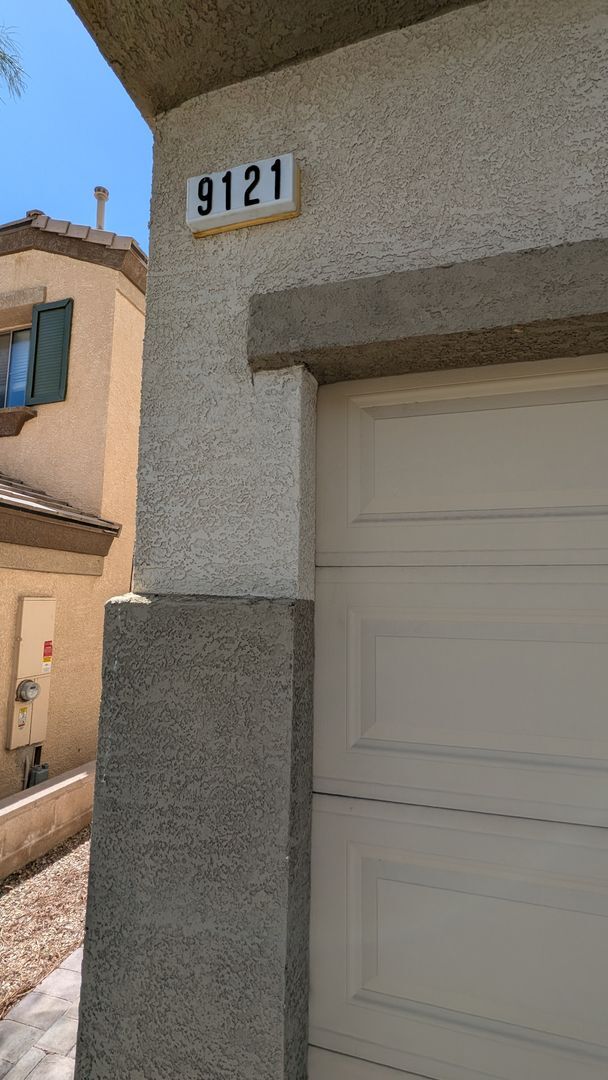9121 Watermelon Seed Ave in Las Vegas, NV - Building Photo - Building Photo