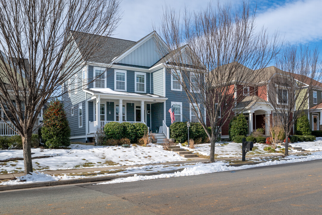 681 Fielding Run Dr in Crozet, VA - Foto de edificio