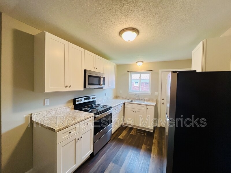 277 Pine Ave in Trenton, GA - Building Photo