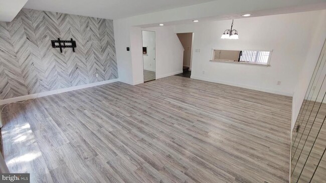 property at 1139 Thackary Ct