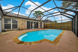 2130 Round Lake Dr in Houston, TX - Building Photo - Building Photo