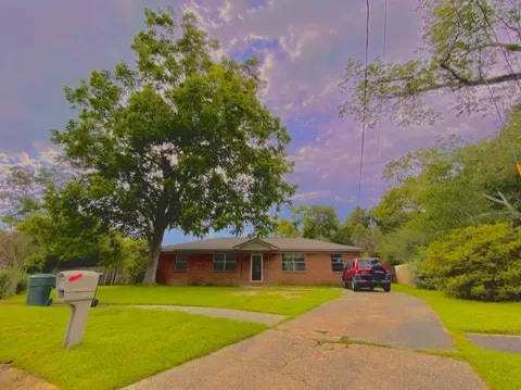 property at 5732 Scotland Pl