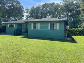 5414 Lake Le Clare Rd in Lutz, FL - Building Photo - Building Photo