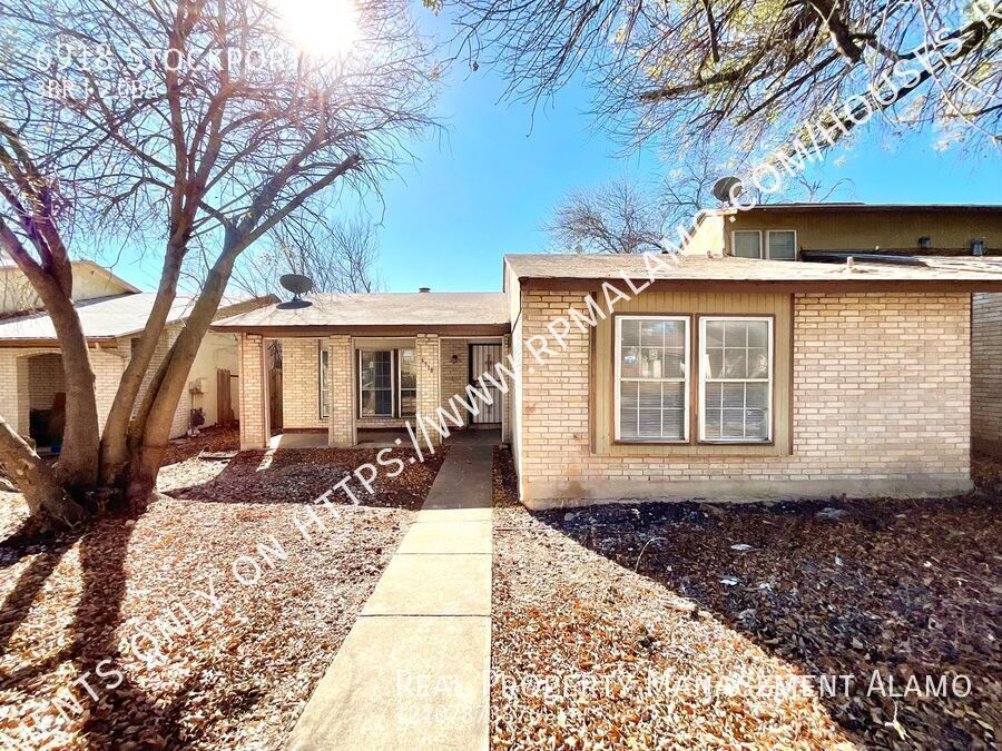 6918 Stockport in San Antonio, TX - Building Photo