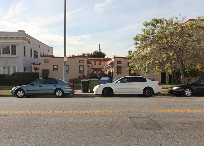 1967-1977 N Vermont Ave in Los Angeles, CA - Building Photo - Building Photo