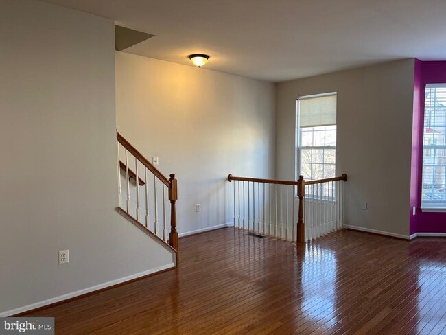 5925 Kirkcaldy Ln in Alexandria, VA - Building Photo - Building Photo