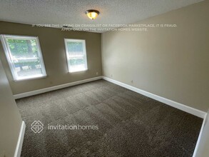 11100 Brandonwood Ln in Matthews, NC - Foto de edificio - Building Photo