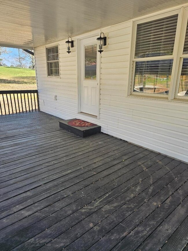 134 Rolling Dr in Westminster, SC - Building Photo - Building Photo