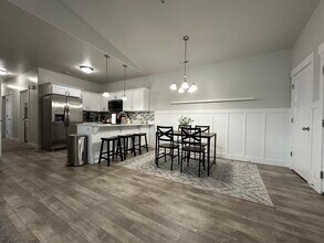 624 N Emery Ln, Unit 624 Emery vineyard in Vineyard, UT - Building Photo - Building Photo