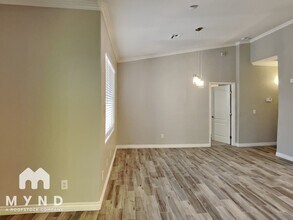 900 Domnus Ln in Las Vegas, NV - Building Photo - Building Photo