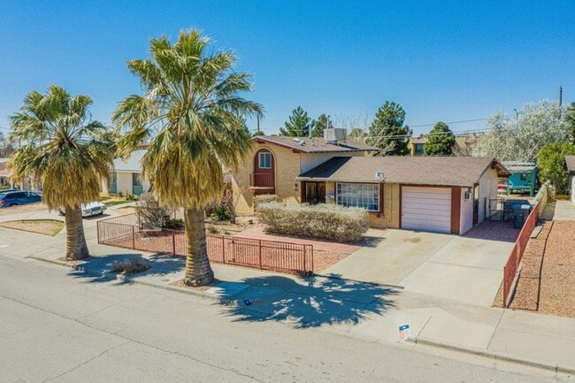 property at 2805 Penwood Dr