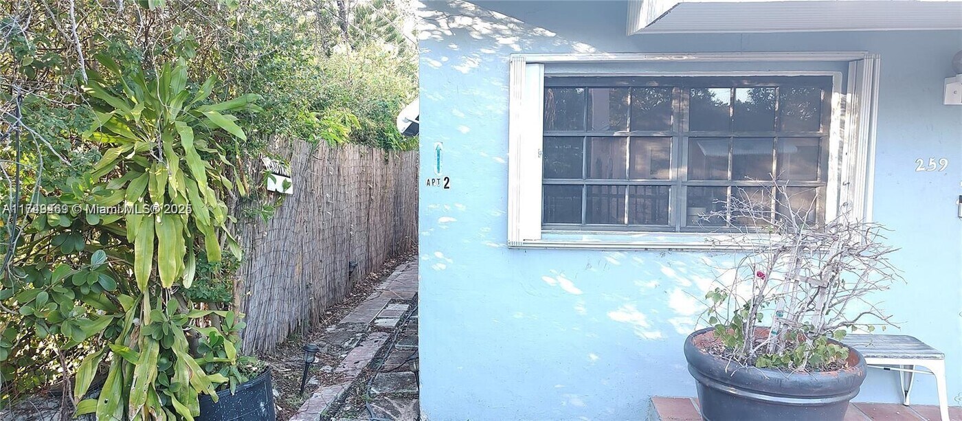259 NE 56th St in Miami, FL - Building Photo