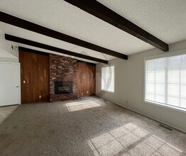 4688 Treeside Dr NE in Salem, OR - Building Photo - Building Photo