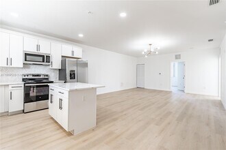 2575 SW 64th Ave in Miramar, FL - Building Photo - Building Photo