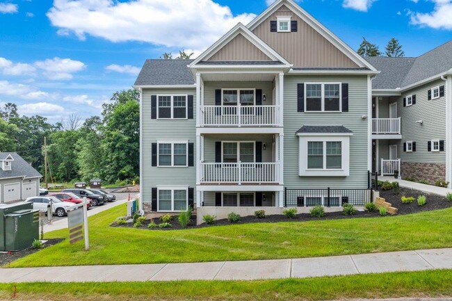 Maplecroft Village in Cheshire, CT - Foto de edificio - Building Photo