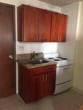 1560 Kanunu St in Honolulu, HI - Building Photo - Building Photo
